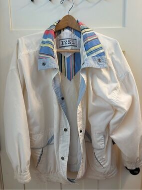 Women’s IZZI Vintage Cream Windbreaker with Striped Collar: large